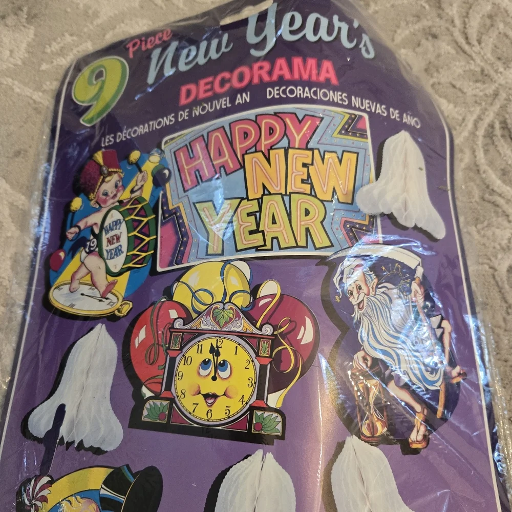 Beistle Vintage 1993 New Year's Eve Decorama 9pc Party Set, New